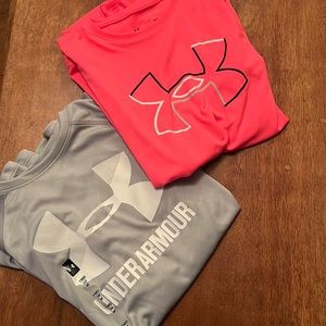 Under Armour Girls Set Of 2 Long Sleeve Performance Tops.